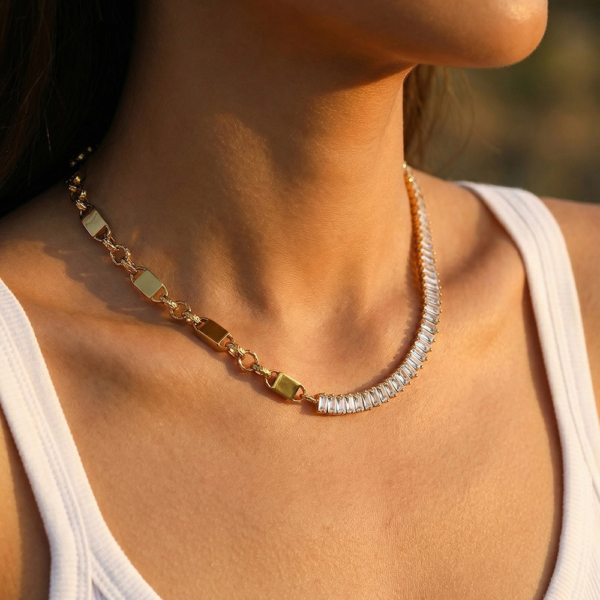 Diamond chain necklace in 18K gold